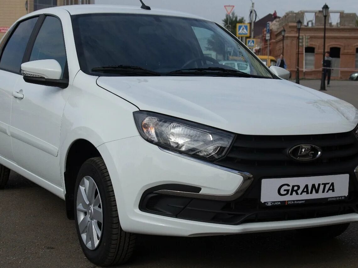 Лада гранта фл 2019 белая. Лада гранта 2 fl. Лада гранта fl седан белая. Лада гранта 2018 седан белая. Лада гранта 1 поколение белая.
