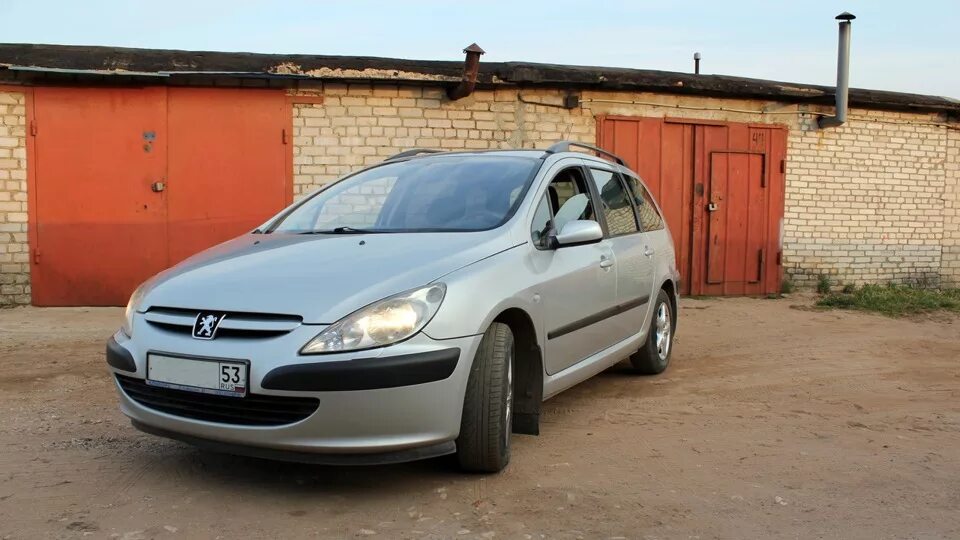 Пежо 307 1.6 бензин купить. Peugeot 307 2003. Peugeot 307 1.6. Пежо 307 2003 года. Peugeot 307 2003 1.6 Сток.