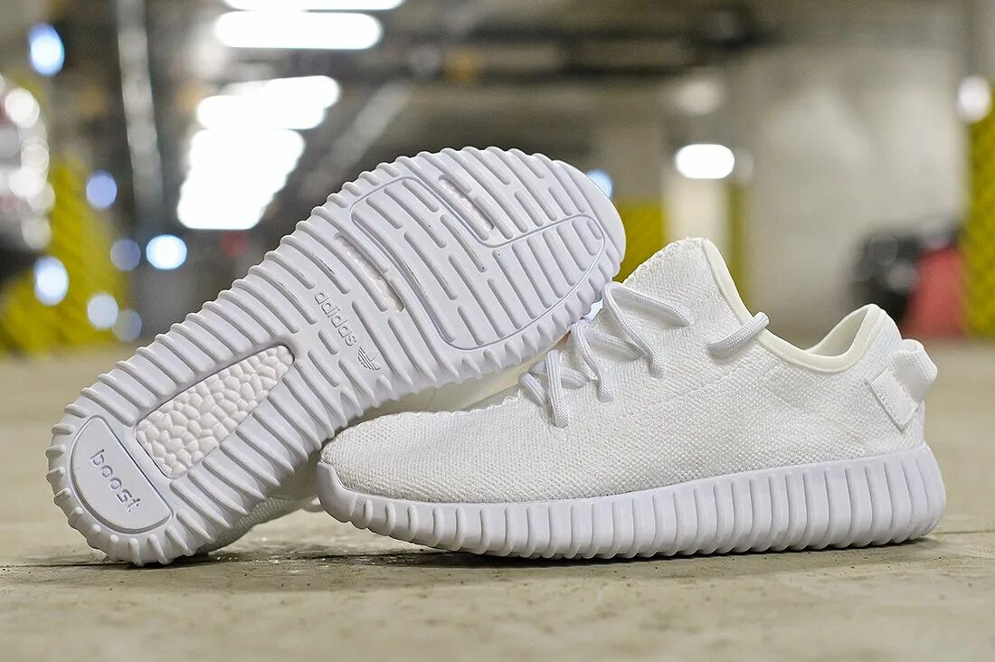 Кроссовки adidas Yeezy Boost. Adidas Yeezy 350. Адидас Yeezy Boost. Кроссовки адидас Yeezy Boost. Кроссовки изи буст 350