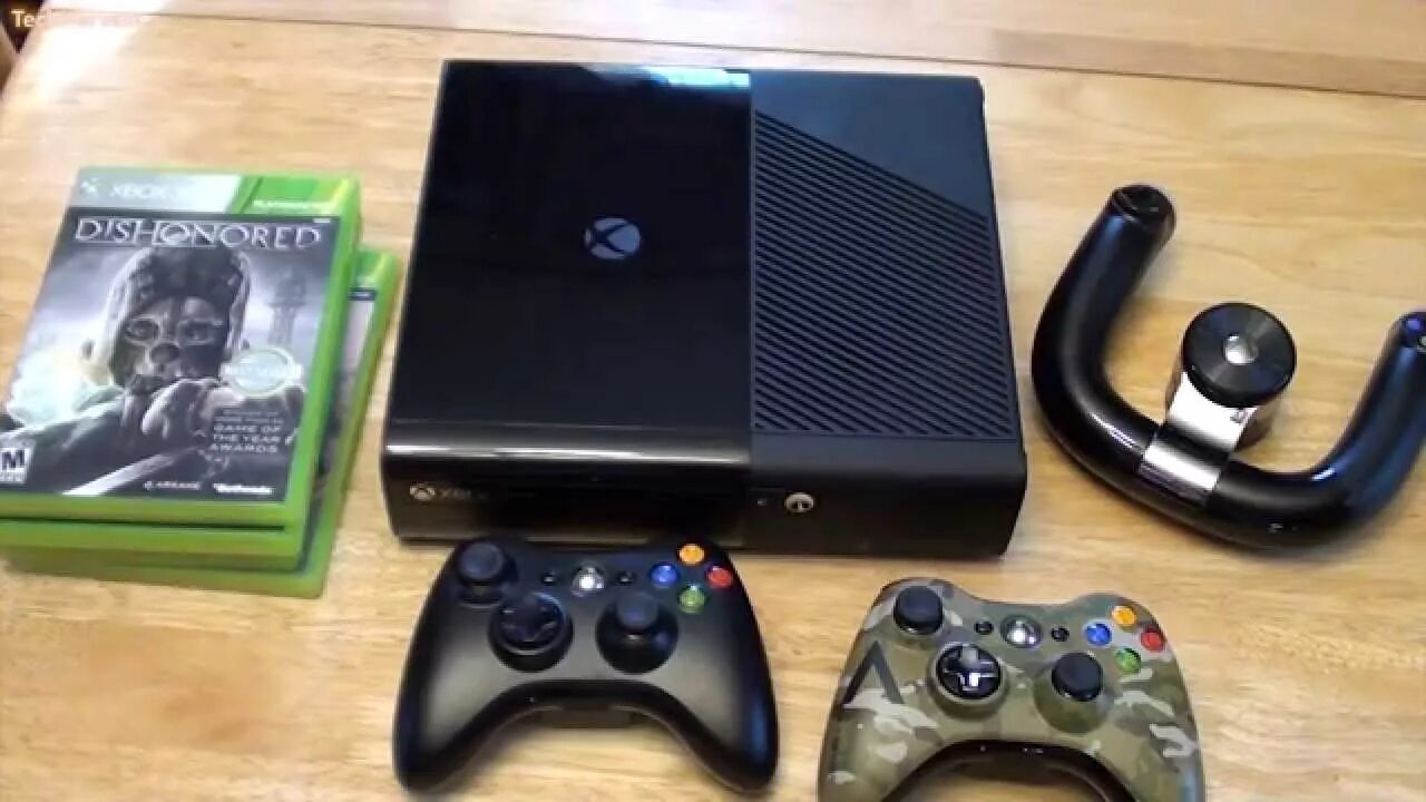 Можно ли к xbox 360. Xbox 360 e. Xbox 360 s Console Kinect Unboxing. Xbox 360 Slim супер комплектация. Корпус Xbox 360e.