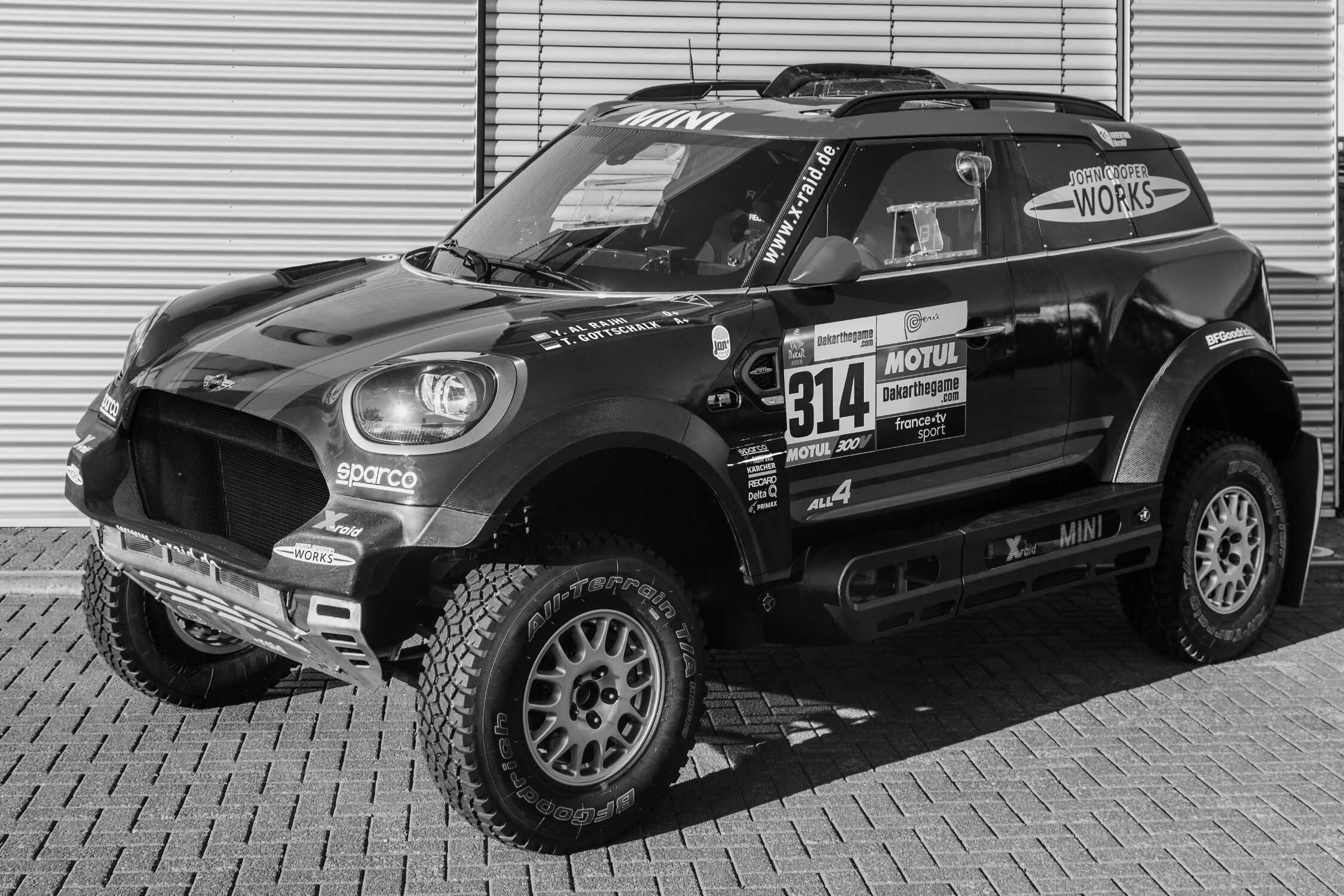 Mini raid. Раллийный мини купер. мини купер ралли. mini cooper раллийный. мини купер ралли 1960.