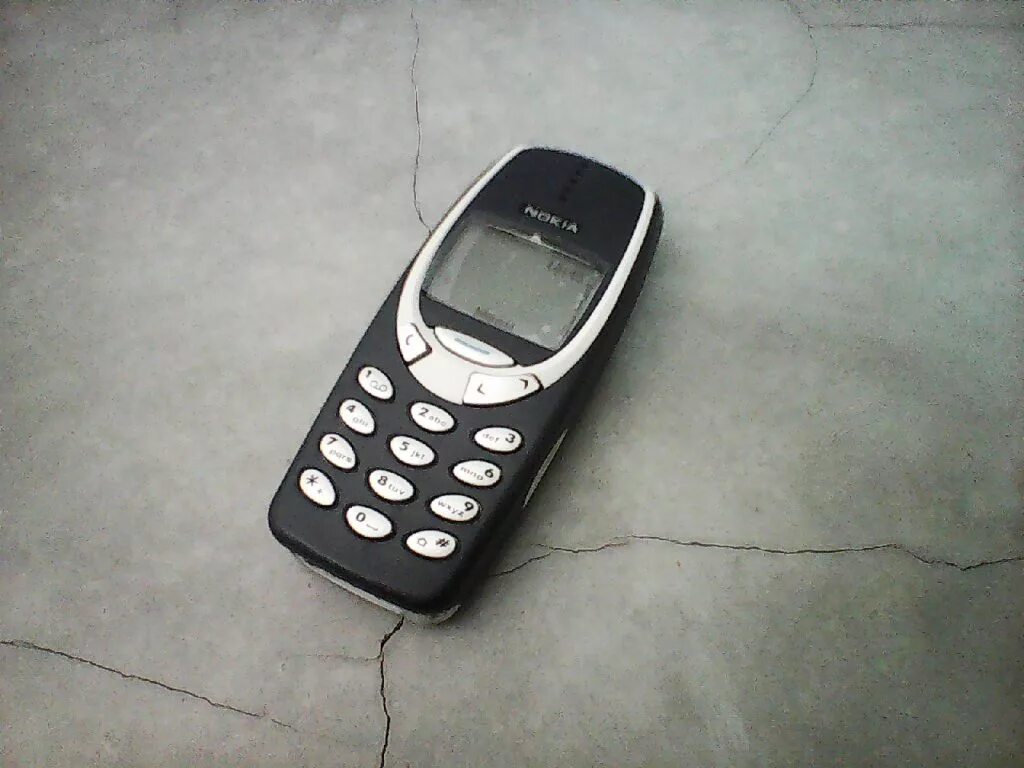 Купить нокиа 3310 оригинал. Nokia 3310. Нокиа 33 10. Нокиа 33 10 5 Джи. Неубиваемая нокиа.