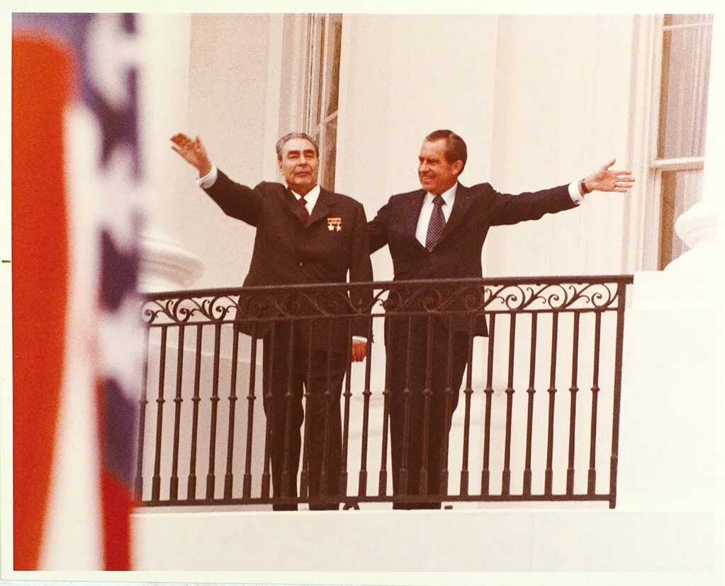 Визит никсона в москву 1972. Визит брежнева в сша 1973. Брежнев в сша 1973 фото. Никсон и брежнев 1972 в москве. Визит президента сша р.