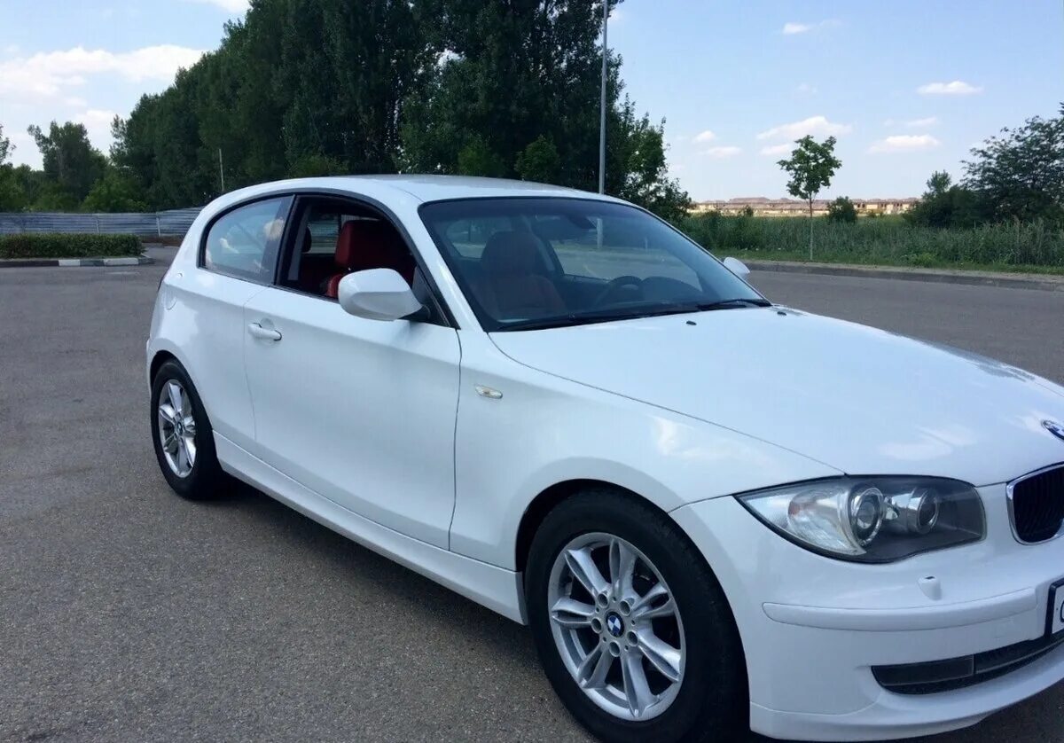 Bmw 120i. BMW e81 120i. BMW 120 2011. БМВ 120i белая. BMW 120 2009.