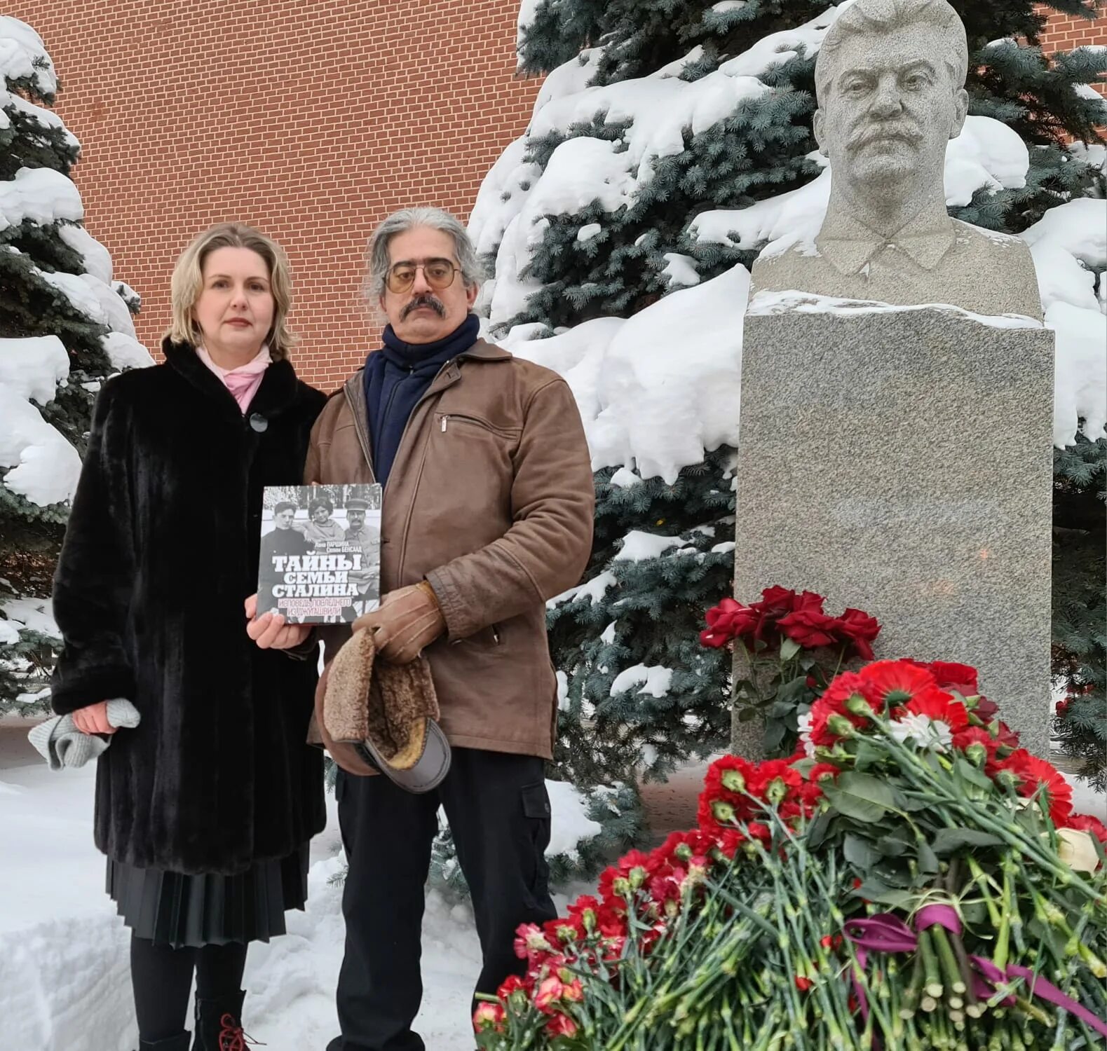 Селим Бенсаад правнук Иосифа Сталина. Правнук Сталина Селим Бенсаад фото. Секрет семьи Левиных. Фото семьи Сталина с детьми и женой. Исповедь сталина