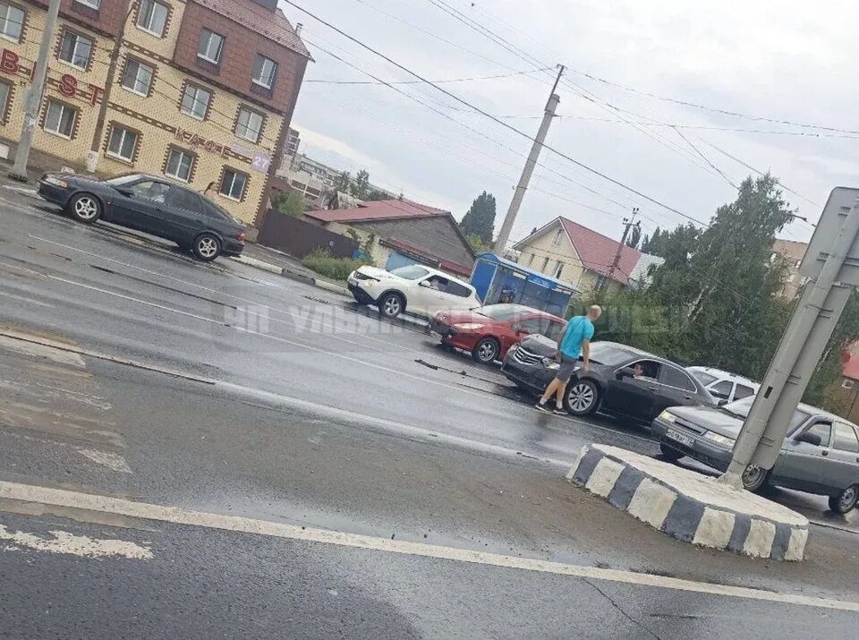 Авария около Мегастроя Ульяновск сегодня. ДТП 14 Ульяновск 2024 год. Верхняя терраса Ульяновск. Ульяновск чп в контакте