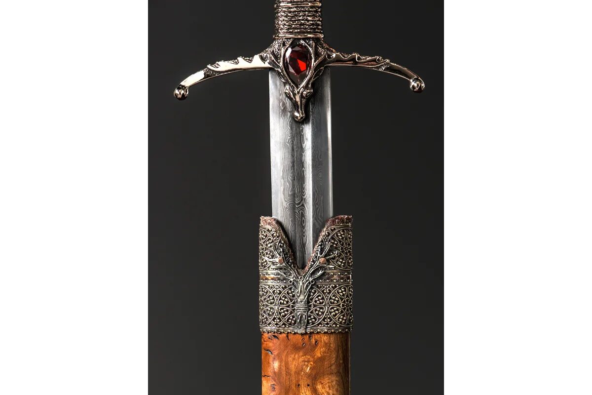 Мечи валирийская сталь. Меч джоффри вдовий плач. Valyrian steel. Валирийская сталь oathkeeper. Valyrian под.