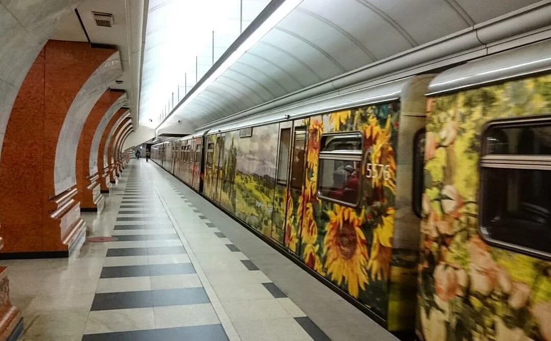 Метро московская метро парк победы. Метро парк Победы парк Победы. Московский метрополитен станция парк Победы. Парк Победы (станция метро, Москва). Метро парк Победы метро.