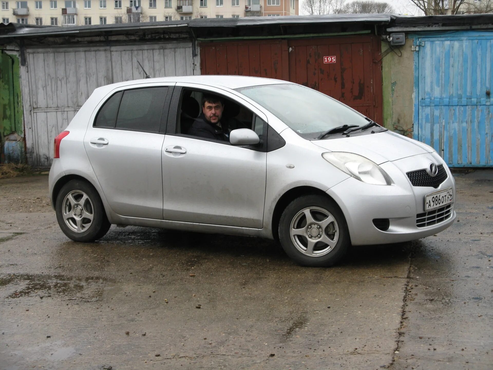 Тойота витц литровые. Тойота витц литровые. Ksp90 toyota vitz. Toyota vitz rs 2001. Toyota vitz.