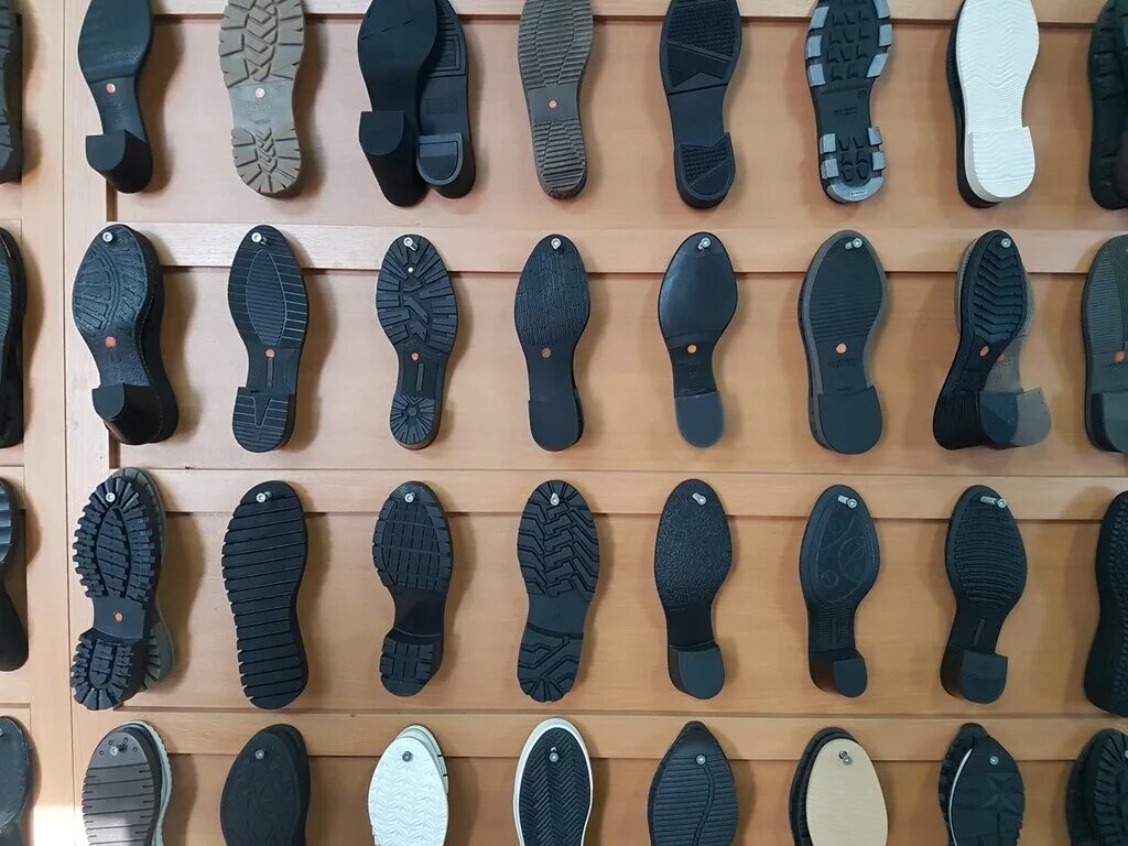 Магазины производителей обуви. Обувная фурнитура. Фурнитура для обуви. Комплектующие для обуви подошва. Для пошива обуви материалы.