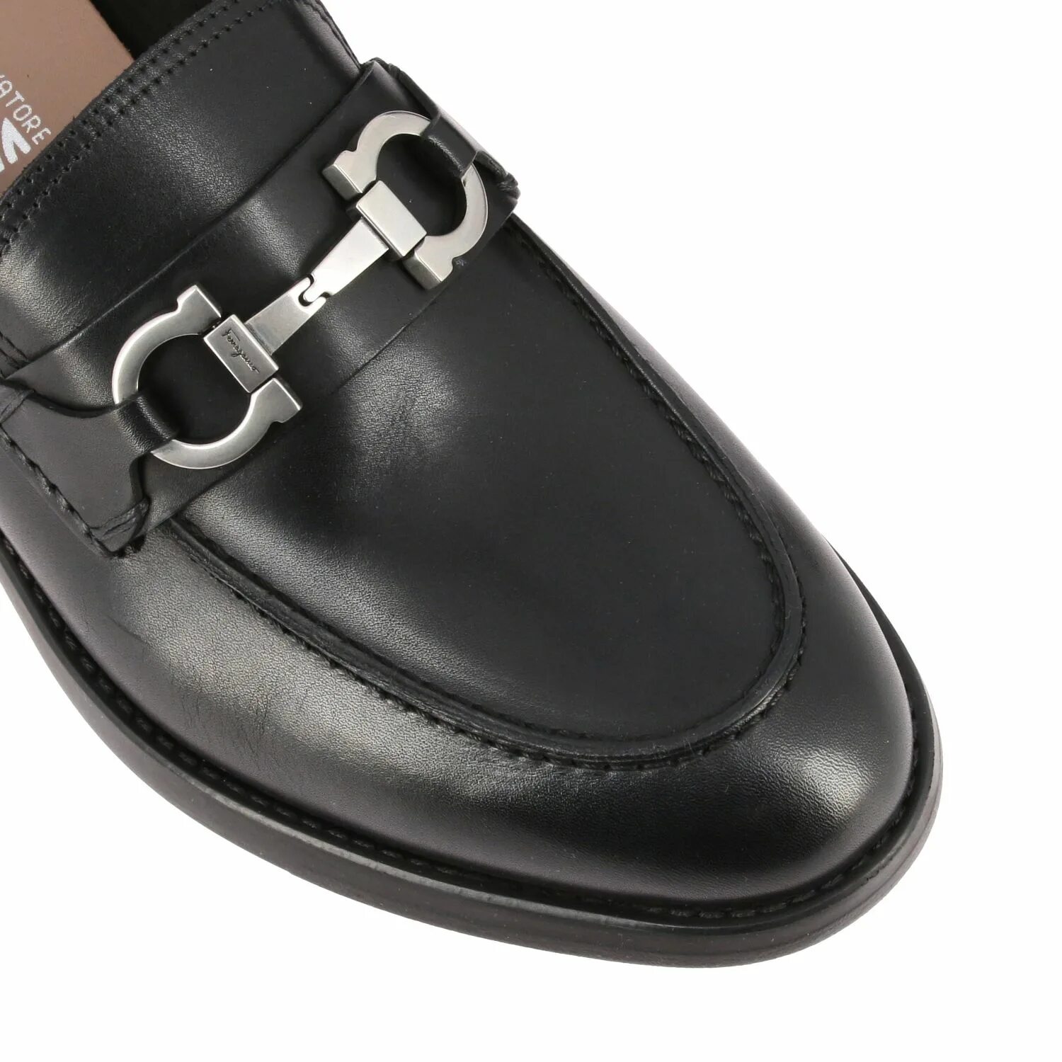 Мокасины феррагамо. Мужские туфли ferragamo. Мужские туфли ferragamo. Salvatore ferragamo обувь. Лоферы ferragamo мужские.