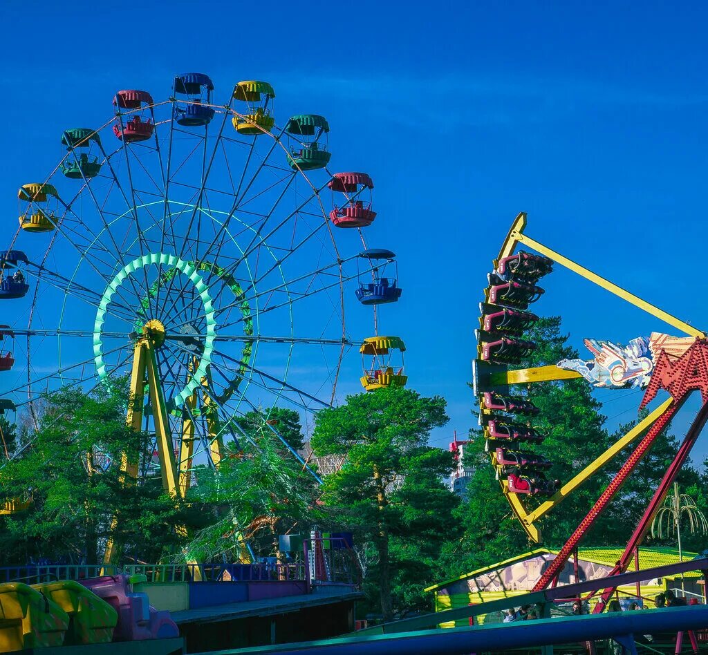 Диво город. Колесо обозрения диво остров. сочи-парк диво остров. колесо обозрения питер диво остров. антали парк аттракционов.