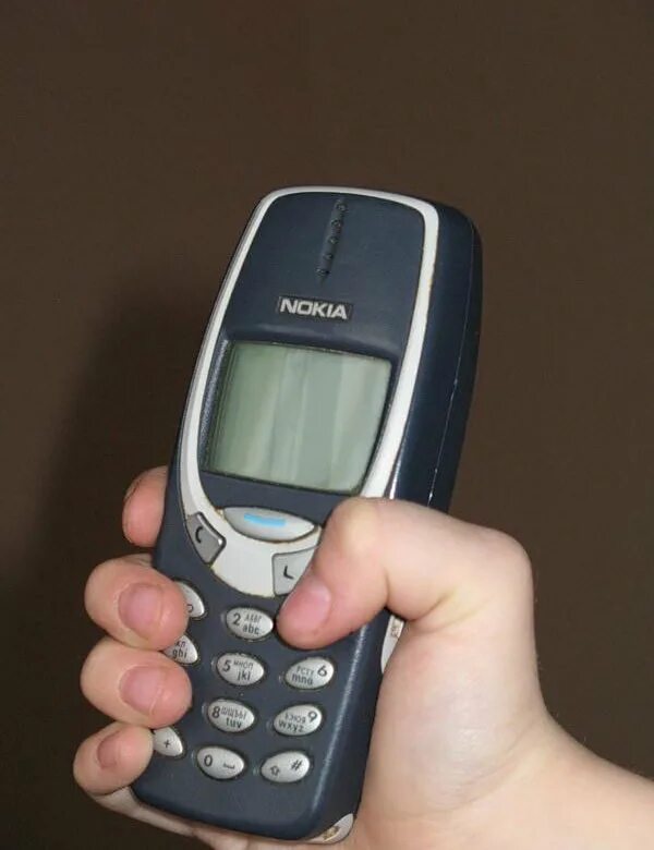 Nokia кирпич 3310. Нокиа 3310. Нокиа 3010 кирпич. Nokia 3310 неубиваемый. Телефон кирпич после обновления