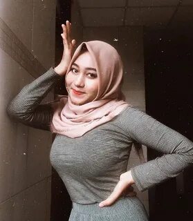 Hijab montok
