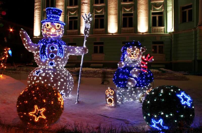 городская елка города железногорск. елки железногорск курская область. городская елка в городе железногорске курская область. елки железногорск курская область. елка в железногорске курская область 2021.