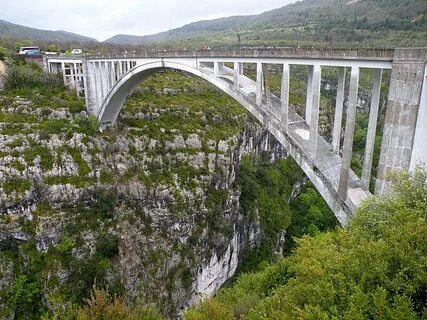 Транспортное сооружение над ущельем 6
