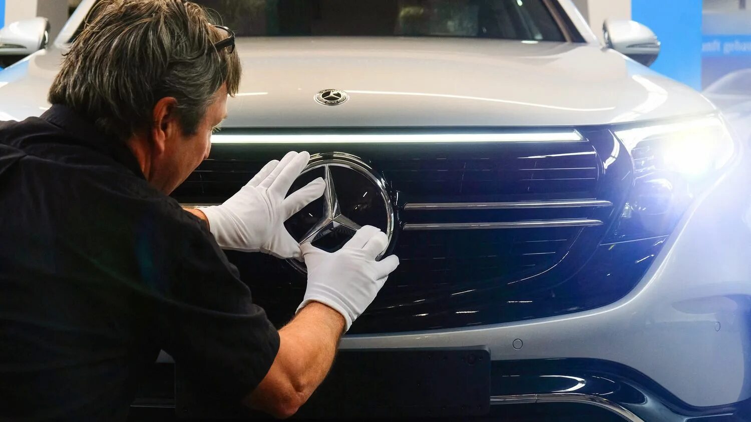 Завод мерседес в подмосковье. Завод мерседес в подмосковье адрес. Мерседес-бенц. Почему мерседес так называется. Почему mercedes-benz.