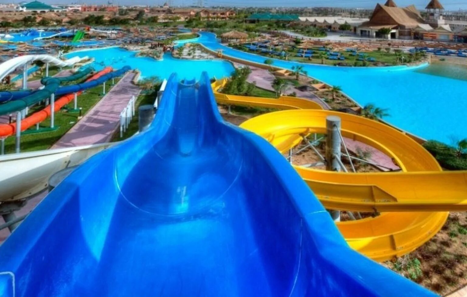 Аквапарк в греции. Rixos premium tekirova аквапарк. Гонки в аквапарке. Самый большой аквапарк в австралии wet’n’wild. Горки в аквапарке зурбаган.