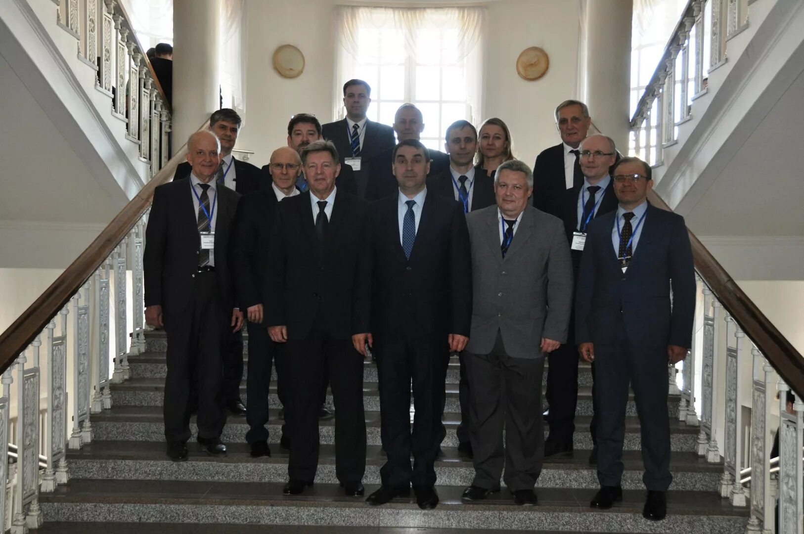 Ректор сгупс. Сгупс манаков алексей леонидович. Владимир верескун. Ректор сгупс. Ректор омгупс овчаренко сергей михайлович.