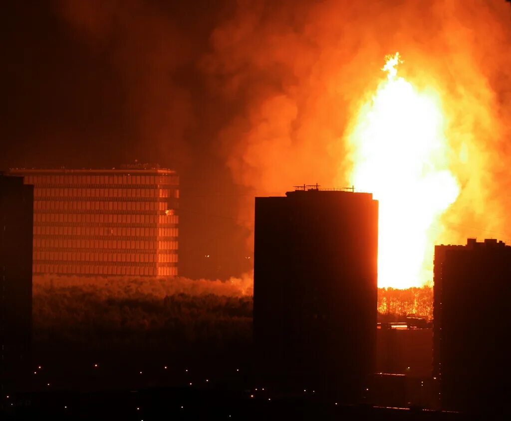 Взрыв газа на Озерной 2009. Пожар на Озерной улице 2009. Озерная улица взрыв. Факел в 2009 на Озерной.