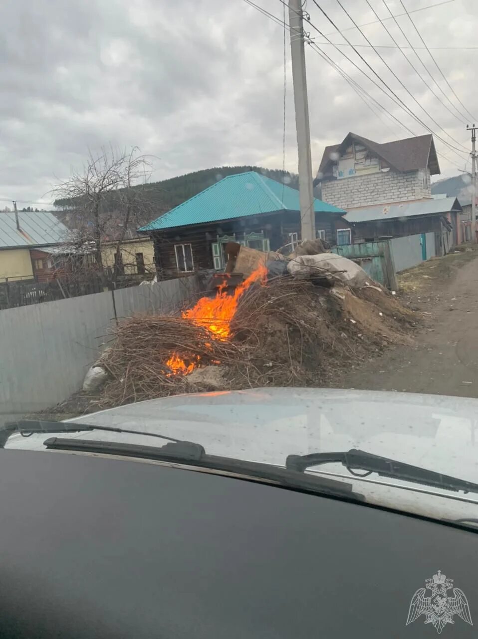 Заимка горно алтайск. Пивной дом горно алтайск гардинка. Пожар в горно алтайске. Пожар ткацкий горно алтайск. Пожар в горно алтайске.