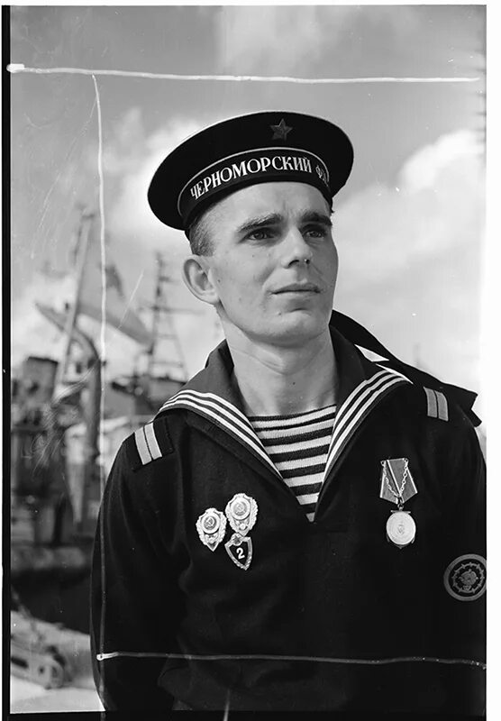 Моряк сержант. Воинские звания по возрастанию на флоте россии и погоны. Солдаты матросы сержанты и старшины. Матрос старший матрос старшина главный корабельный старшина. Погоны вмф российской армии.