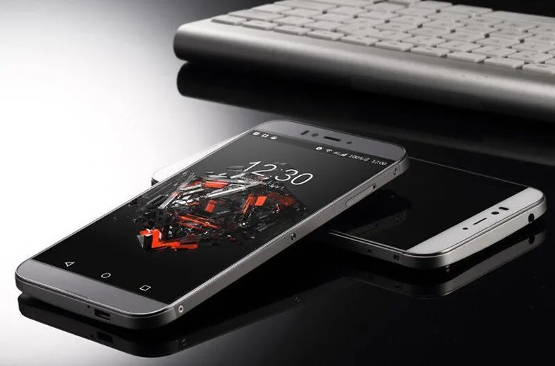 Смартфон c. Umi iron. стильный смартфон. металлический смартфон. смартфоны в металлическом корпусе.