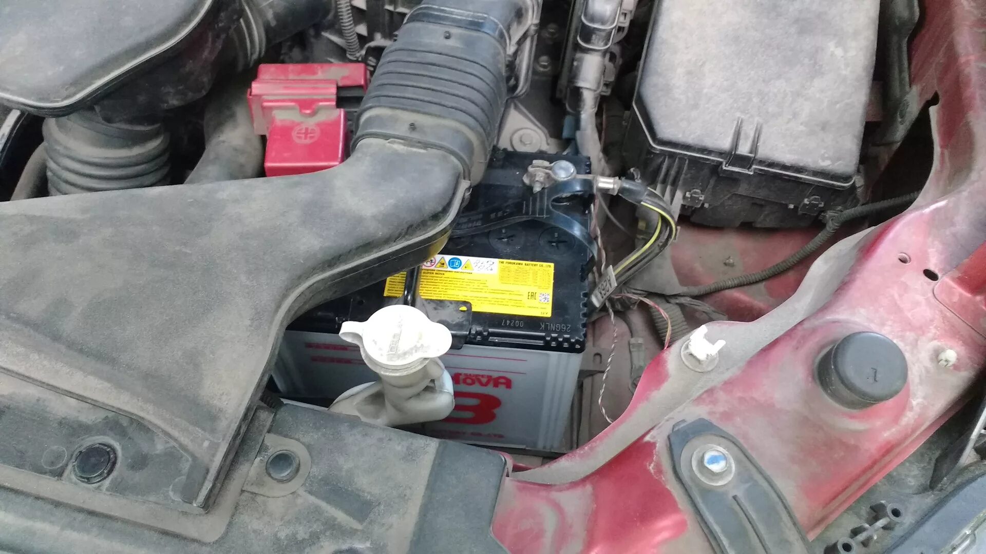 Замена аккумулятора - Mitsubishi Outlander (3G), 2 л, 2013 года своими руками DR