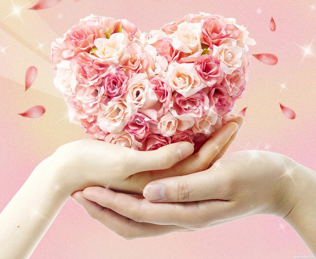 Цветок на руку.. Сердце из цветов. Букет цветов в руках. Красивые цветы в руках. Доброта и нежность сердца