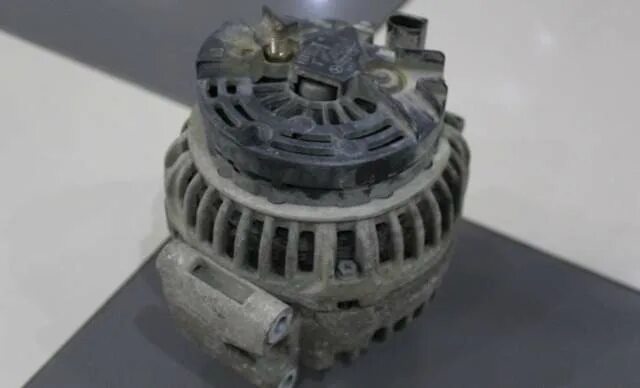 Генератор 200. Генератор 200 ампер. Pajero sport 3 генератор. Генератор valeo 24в 200а. Автомобильный генератор 48 вольта 200 ампер.