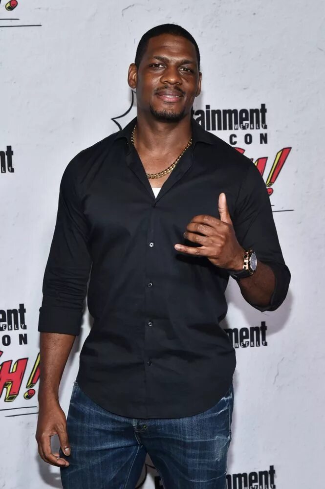 Джейсон р мур нога. Jason moore (director). Кирон мур актер 2022. Р мур. Мур.