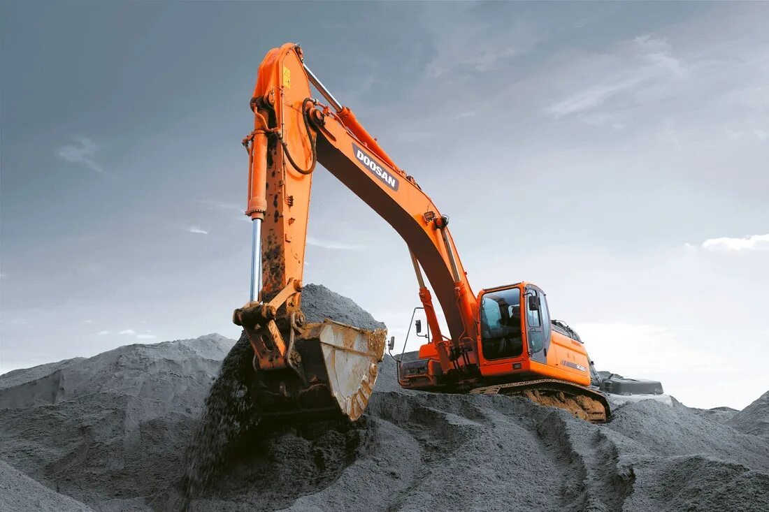 Красный экскаватор. Doosan dx420. Экскаватор Doosan dx420lc. Экскаватор Доосан 420. Doosan dx420lca-k.