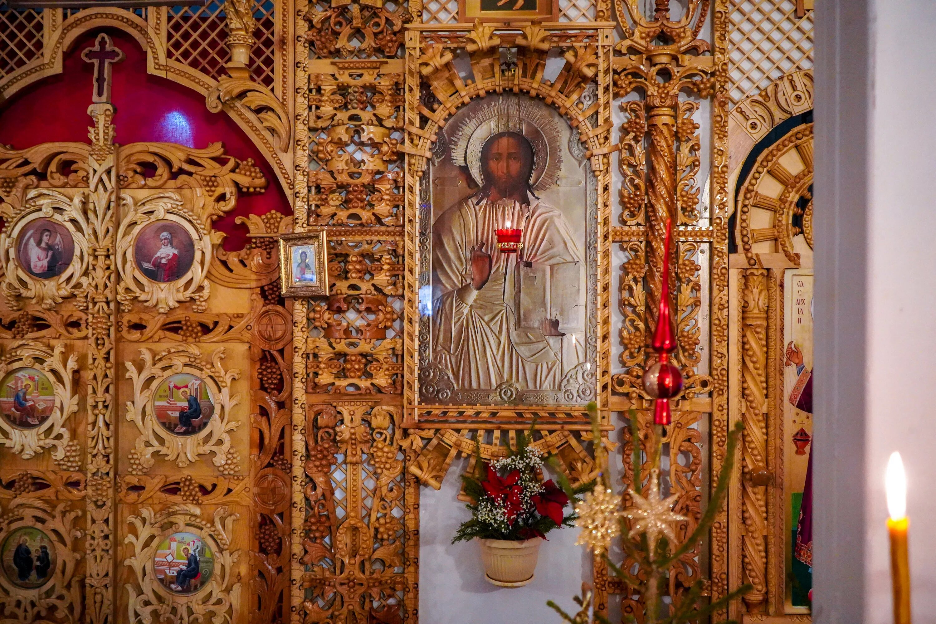 храм георгия победоносца в куркино. иконостас в храме георгия победоносца в подольске. храм георгия победоносца в куркино. георгиевская церковь куркино. часовне георгия победоносца в куркино.