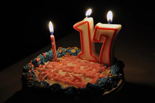 17 лет какой день рождения. Торт на 17 лет. Торт на 17 лет парню. Торт на день рождения 17. С днём рождения 17 лет.