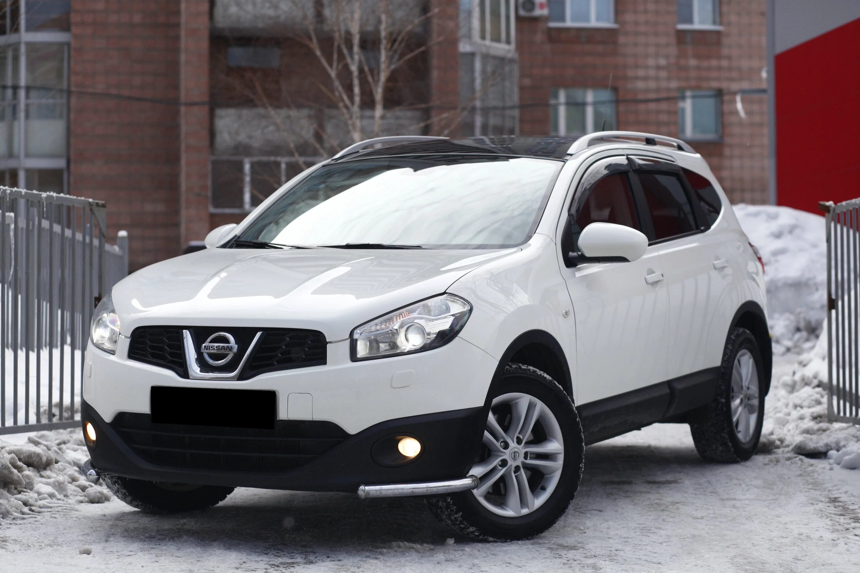 J10 рестайлинг. Ниссан кашкай j10 рестайлинг белый. nissan qashqai j10 restyling вдалеке. ниссан кашкай j10 рестайлинг белый тонированный. фото ниссан кашкай+2 белый.
