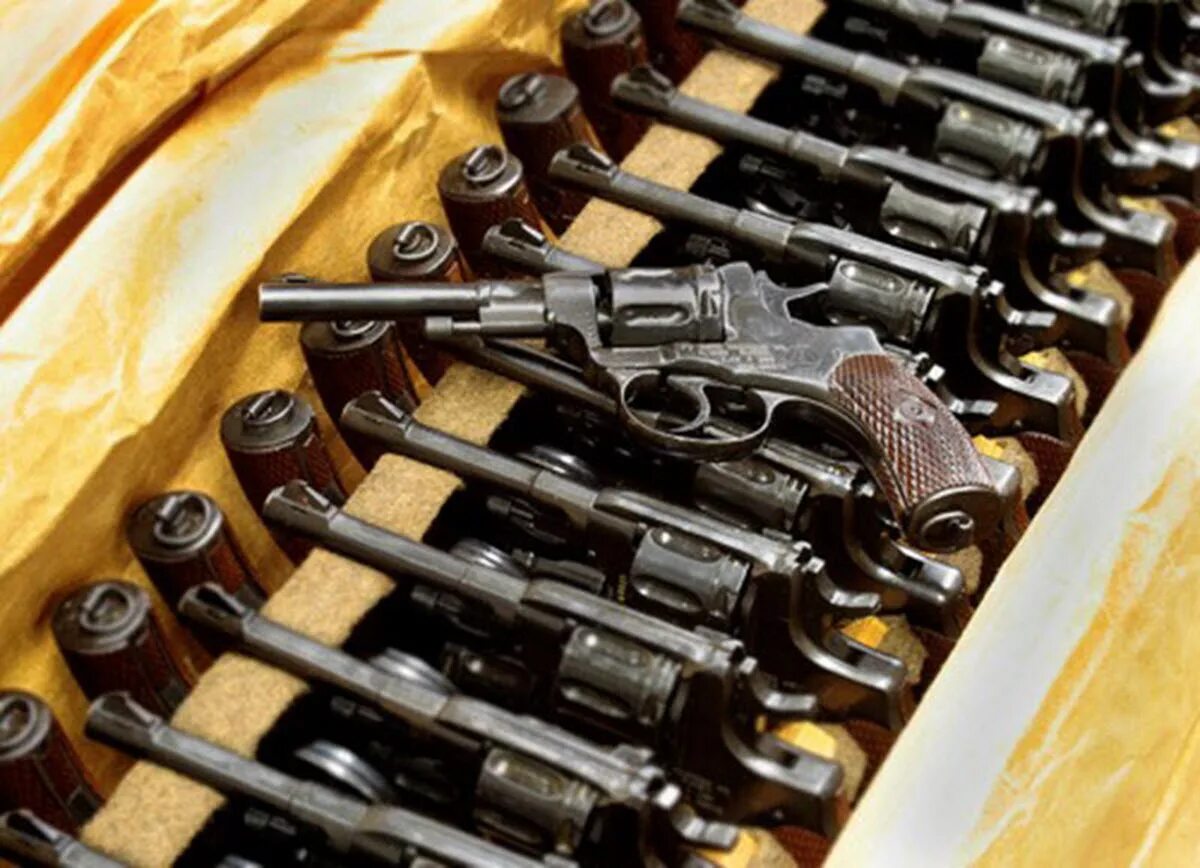 Производство военного оружия. Револьвер Наган ТТ. Револьвер Наган 1895.