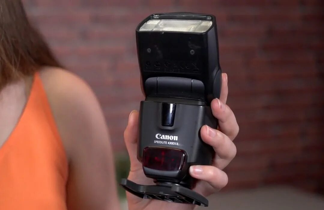 Вспышка днем. Съемка против солнца. Съемка со вспышкой на улице. Светоотражатель для видеосъемки. Свет для фотосъемки.