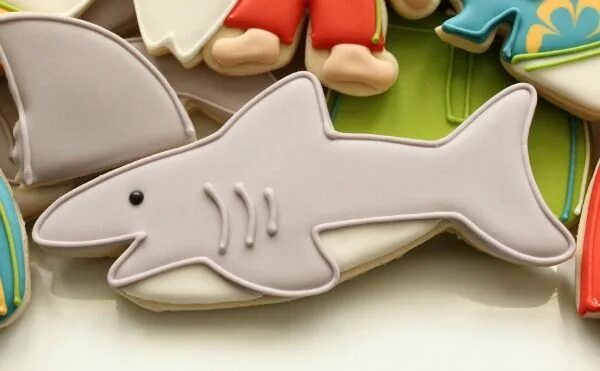 Акула из соленого теста. Торт с акулой мегалодон. Торт с акулой мегалодон. Торт акула шарк. Торт с акулой.