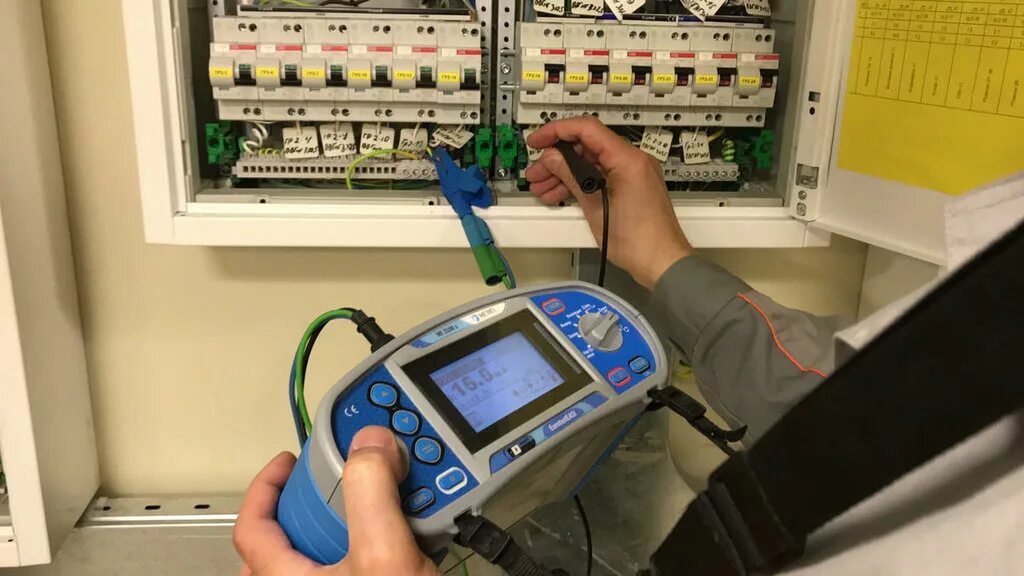 электромонтажные работы. услуги электрика. приборы учета электроэнергии в домах. прибор учета электроэнергии. металлоконструкции смоленскэнерго.