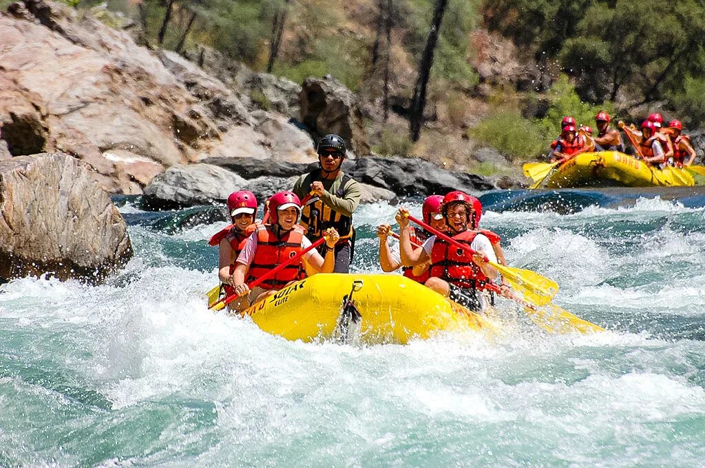 Какие виды отдыха. Йосемити рафтинг. White Water Rafting. Виды отдыха. Рафтинг по белой воде.