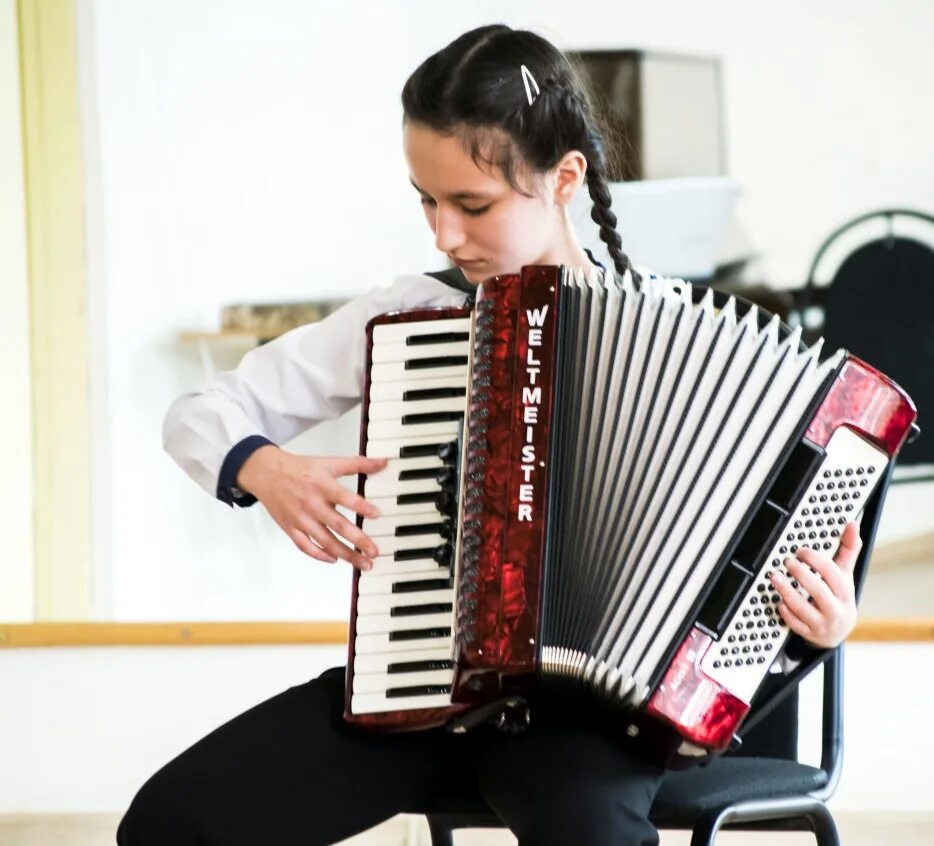 рассказать о баяне. аккордеон уроки для начинающих. уроки музыки баян. тритенина аккордеон. дмш 2 пермь оркестр баянистов и аккордеонистов.