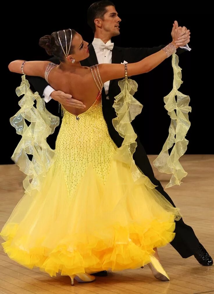 Ерастова бальные танцы. Бальные танцы стандарт 2022 платья. Платье для бальных танцев стандарт ю2.