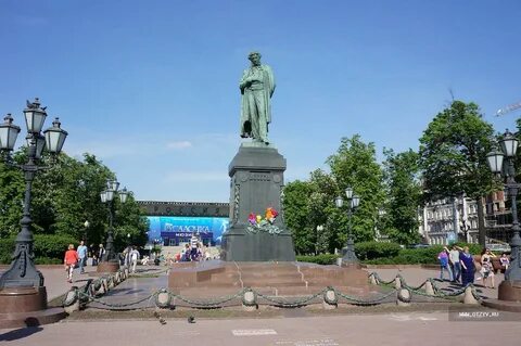 Где расположены памятники москвы
