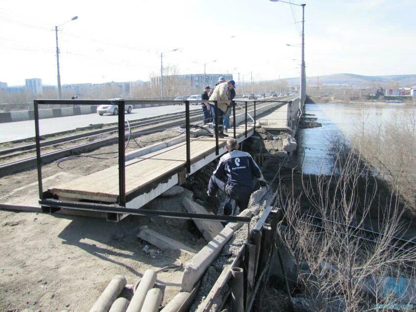 Уровень воды на новокузнецком мосту