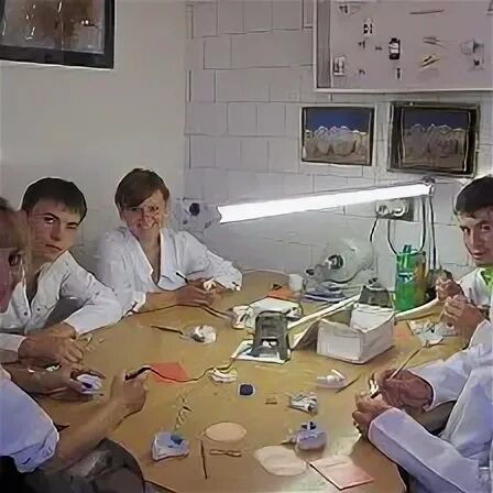 Зубной техник после 9 класса москва. Зубной техник колледж. КГМУ зубной техник. Екатеринбург колледж медицинский зубной техник. Зубной техник после 9 класса колледж.