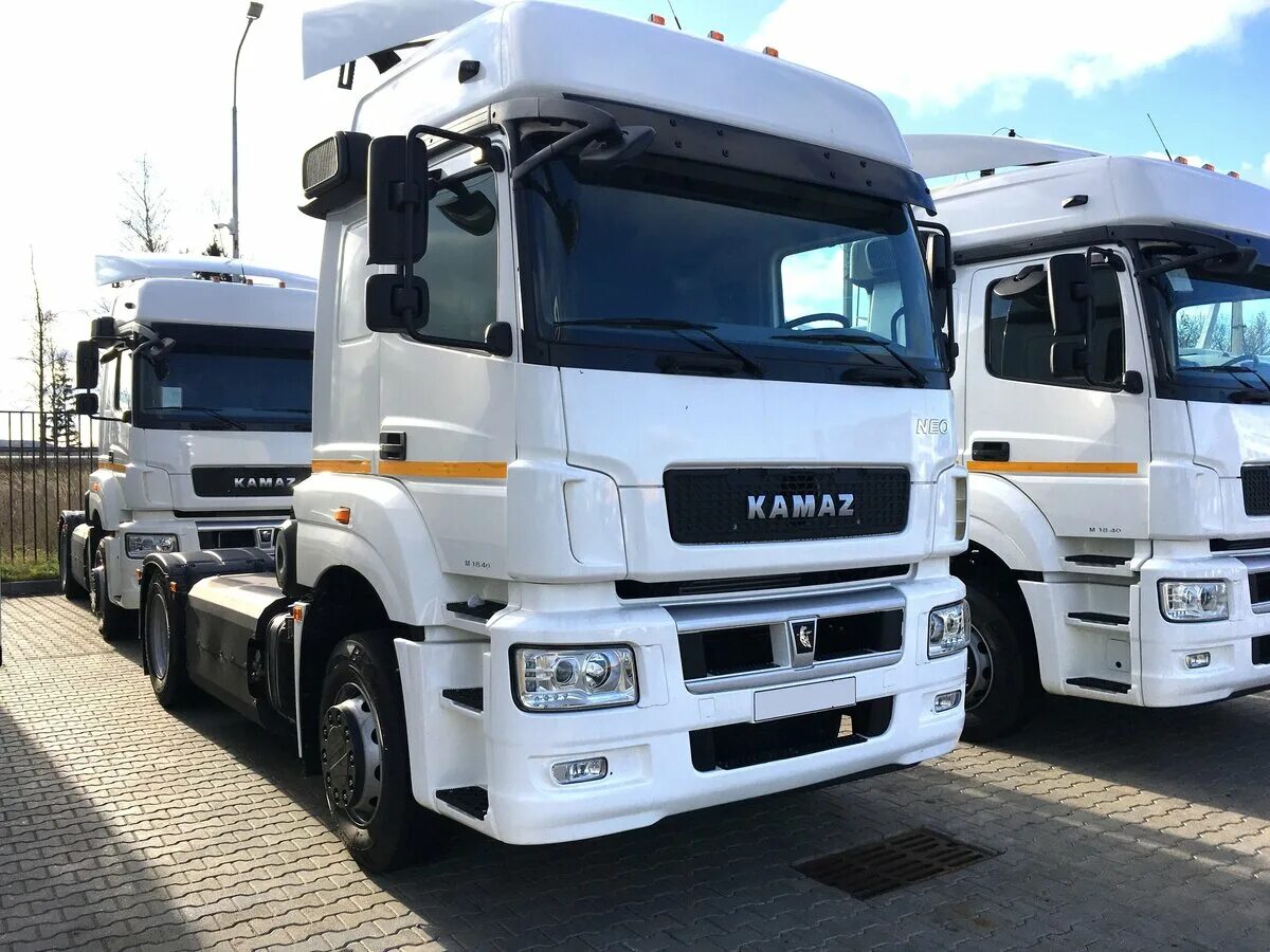 Камаз 5490 нео автомат. Камаз 65801 с прицепом. Камаз 5490 мчс. Новый камаз 2019. Камаз 2019 год.