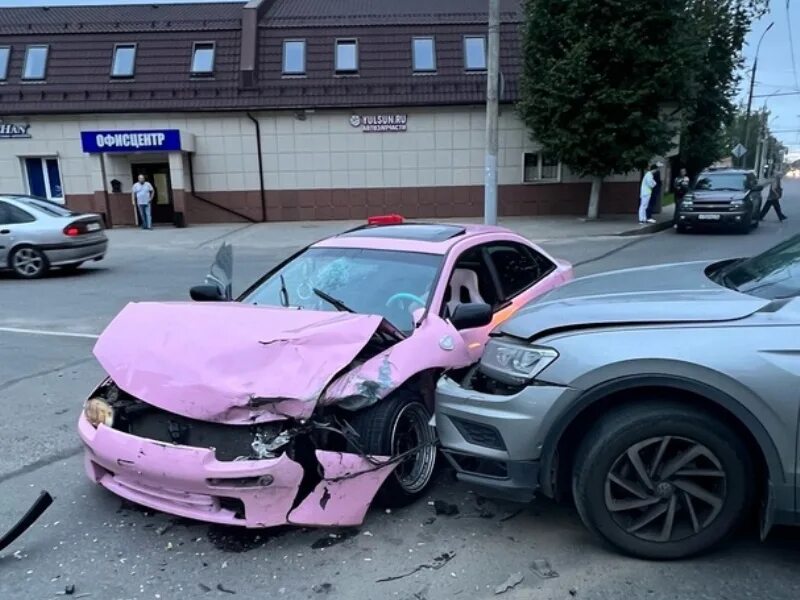 Происшествия в Брянске сегодня в Бежице. Авария в Брянске вчера в Бежице. Авария в Брянске на улице Бурова 29 февраля 24 года.