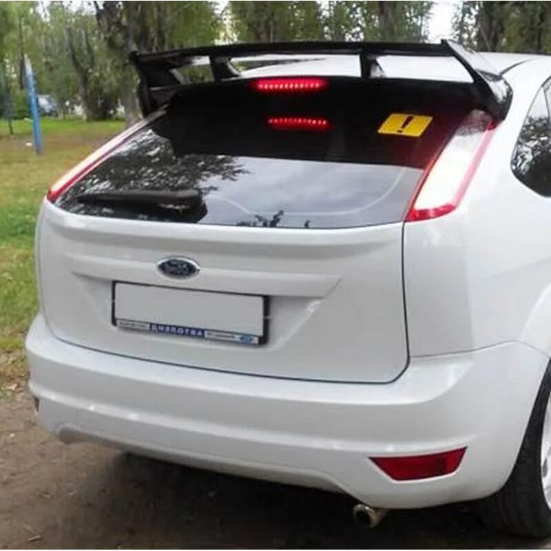 Спойлер на фокус 2. Focus 2 RS спойлер. Спойлер RS Ford Focus 2. Спойлер Ford Focus 2 хэтчбек. Спойлер Форд фокус 2 хэтчбек RS.