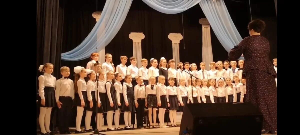 Радость школа искусств. Хор пожилых. Музыкальная школа радость москва. Старший хор радость москва. Муз школа.
