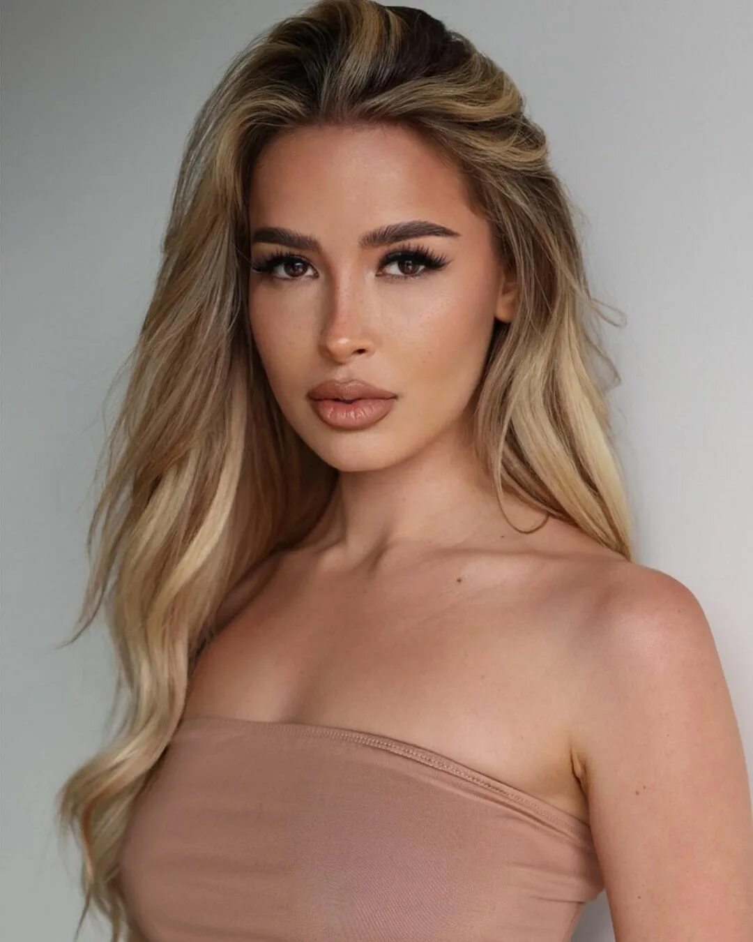 Elena kamperi модель. Elena kamperi 18. Mila kamperi. Mila kamperi. Elena kamperi горячие.